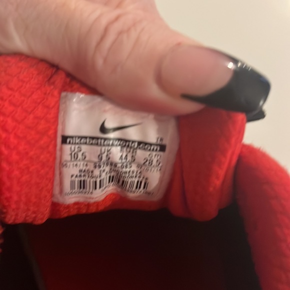 Nike Air Max Command Men's Size 10.5 Black Gray Red Great Condition - Picture 4 of 8